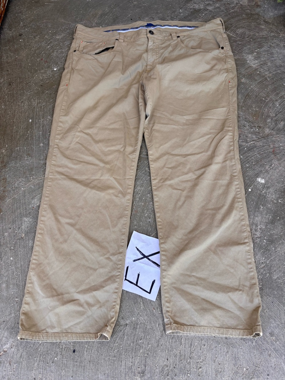 Tommy Bahama Beige Chino Flat Front Pants Men’s Size 42x30